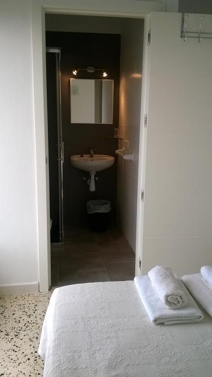 Hostal Paris Ciutadella Ciutadella  Bagian luar foto