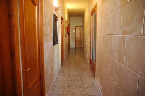 Hostal Paris Ciutadella Ciutadella  Bagian luar foto